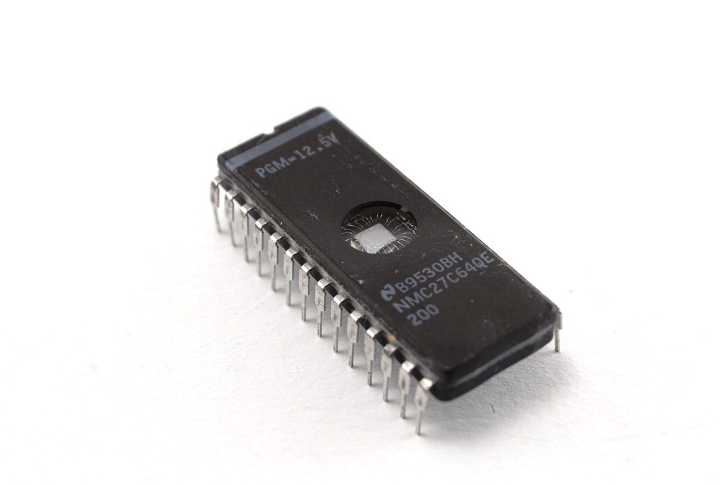 EPROM 8K x 8 200nS C/VENTANA